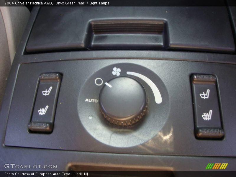 Onyx Green Pearl / Light Taupe 2004 Chrysler Pacifica AWD