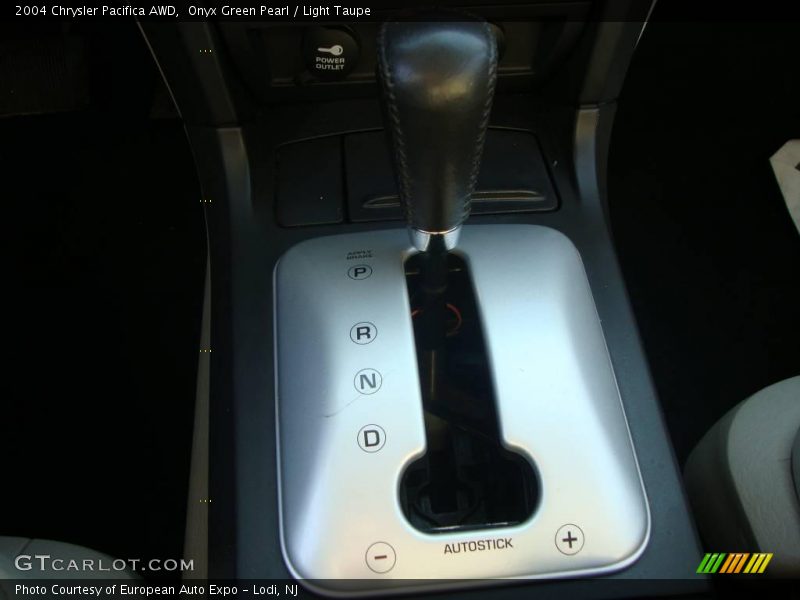 Onyx Green Pearl / Light Taupe 2004 Chrysler Pacifica AWD