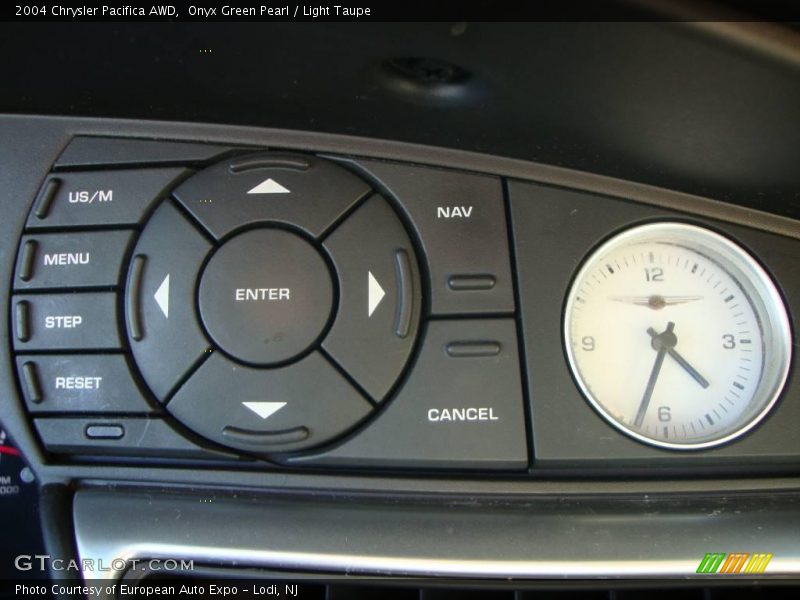 Onyx Green Pearl / Light Taupe 2004 Chrysler Pacifica AWD