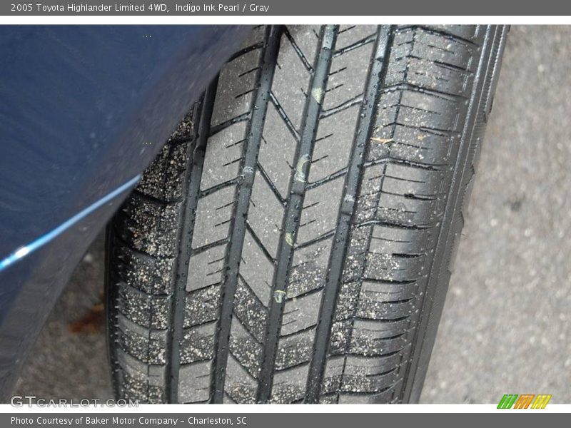 Indigo Ink Pearl / Gray 2005 Toyota Highlander Limited 4WD