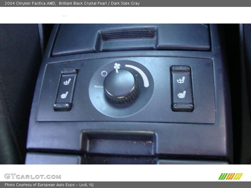 Brilliant Black Crystal Pearl / Dark Slate Gray 2004 Chrysler Pacifica AWD