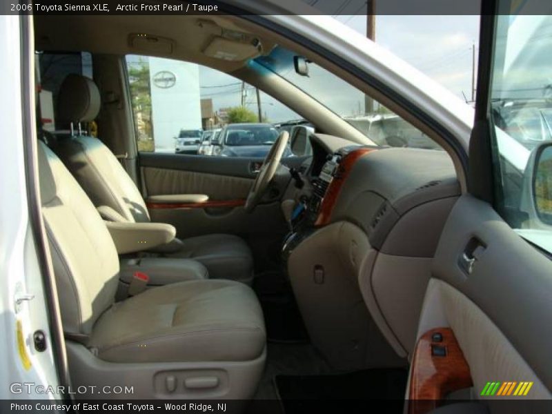 Arctic Frost Pearl / Taupe 2006 Toyota Sienna XLE