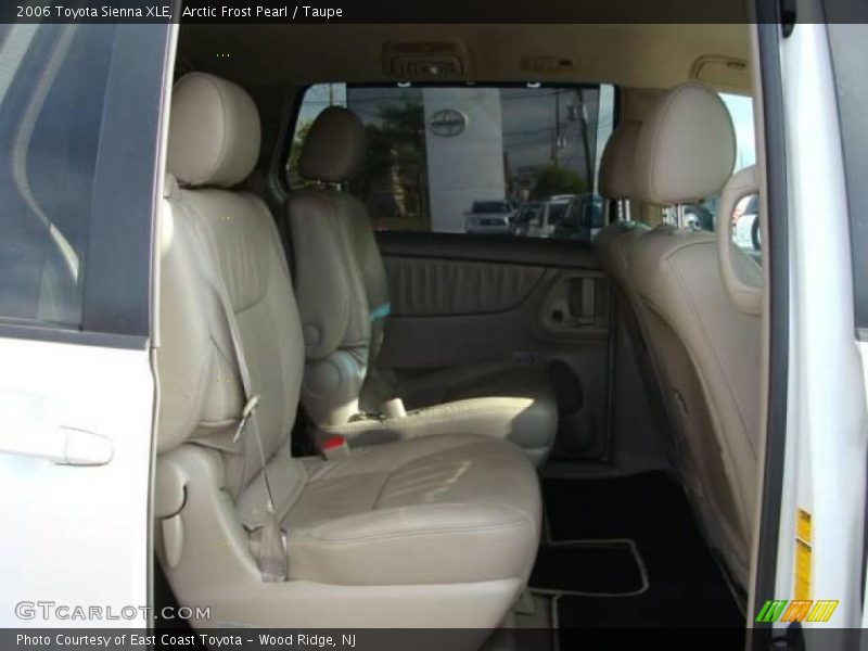 Arctic Frost Pearl / Taupe 2006 Toyota Sienna XLE