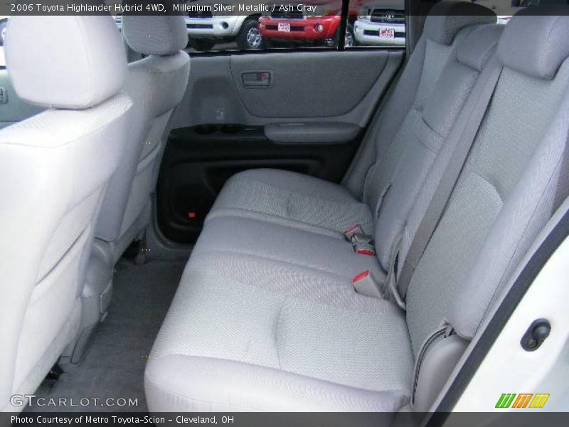 Millenium Silver Metallic / Ash Gray 2006 Toyota Highlander Hybrid 4WD