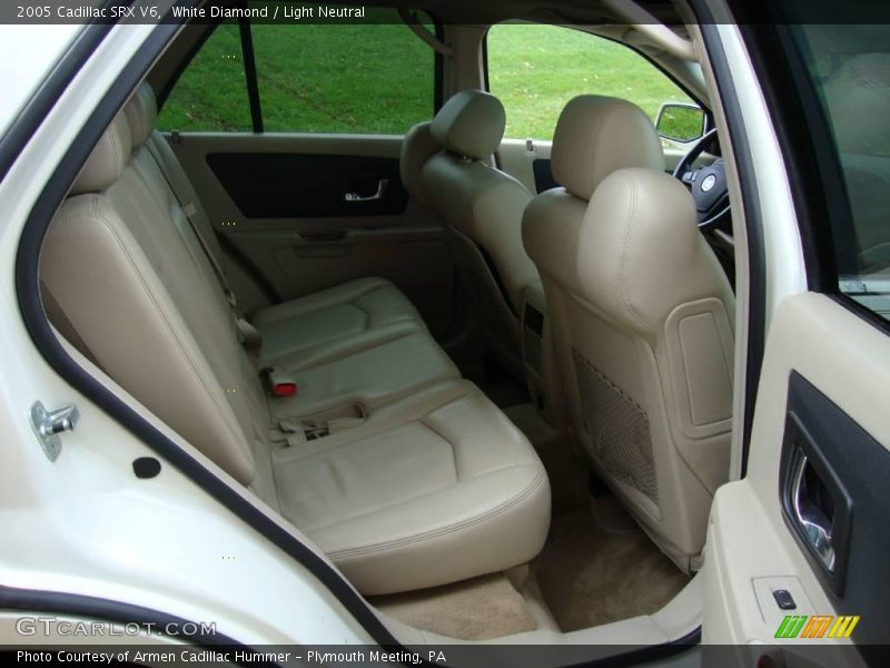 White Diamond / Light Neutral 2005 Cadillac SRX V6