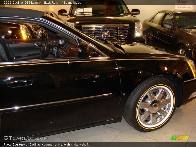Black Raven / Ebony Black 2006 Cadillac DTS Luxury