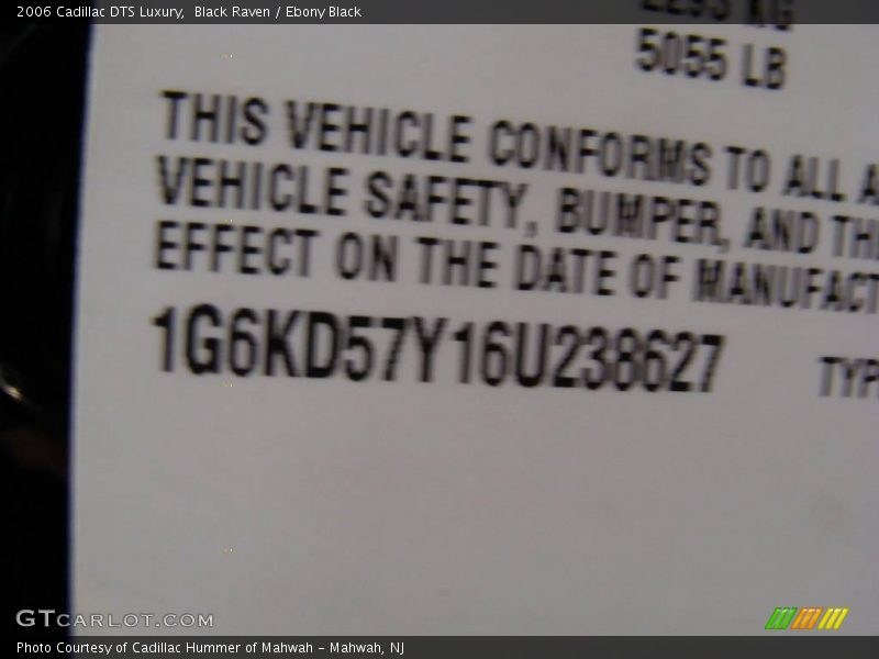 Black Raven / Ebony Black 2006 Cadillac DTS Luxury