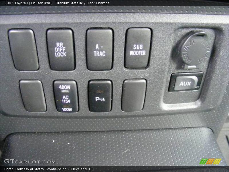 Titanium Metallic / Dark Charcoal 2007 Toyota FJ Cruiser 4WD
