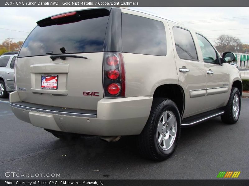 Gold Mist Metallic / Cocoa/Light Cashmere 2007 GMC Yukon Denali AWD