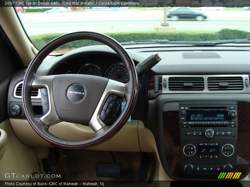 Gold Mist Metallic / Cocoa/Light Cashmere 2007 GMC Yukon Denali AWD