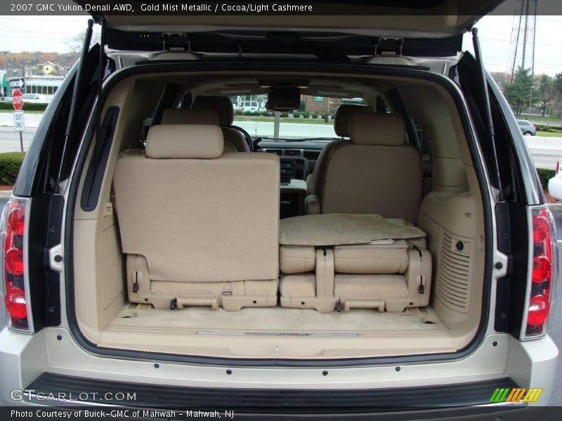 Gold Mist Metallic / Cocoa/Light Cashmere 2007 GMC Yukon Denali AWD