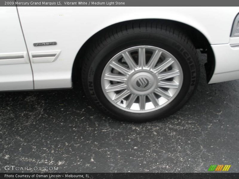 Vibrant White / Medium Light Stone 2009 Mercury Grand Marquis LS