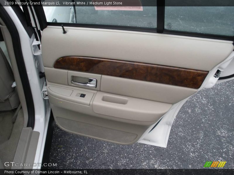 Vibrant White / Medium Light Stone 2009 Mercury Grand Marquis LS