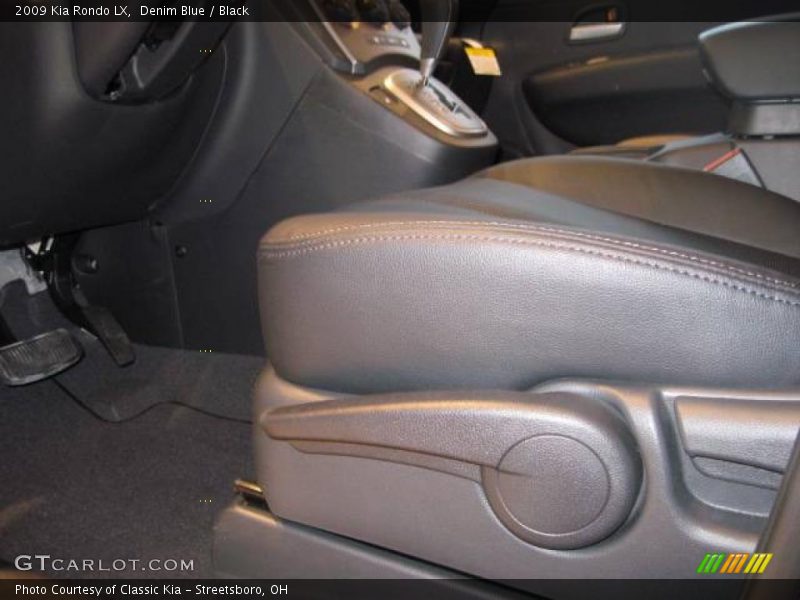 Denim Blue / Black 2009 Kia Rondo LX