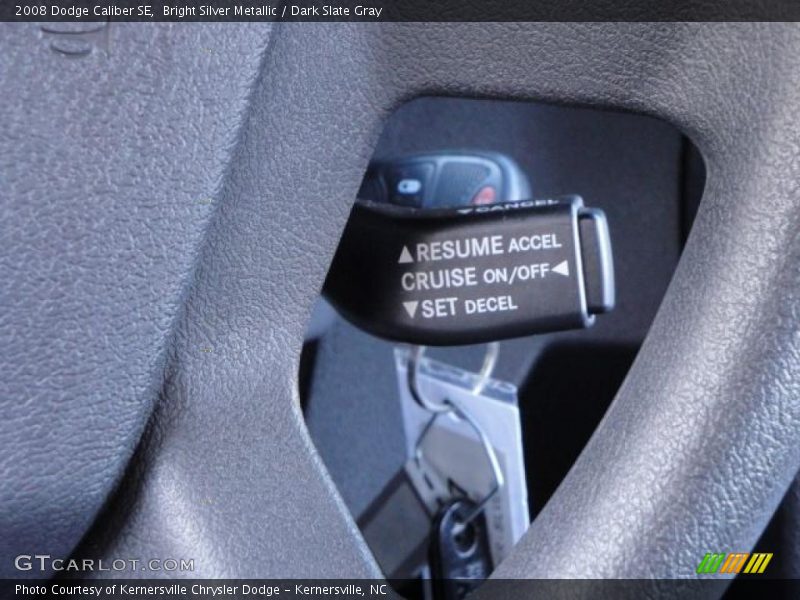 Bright Silver Metallic / Dark Slate Gray 2008 Dodge Caliber SE