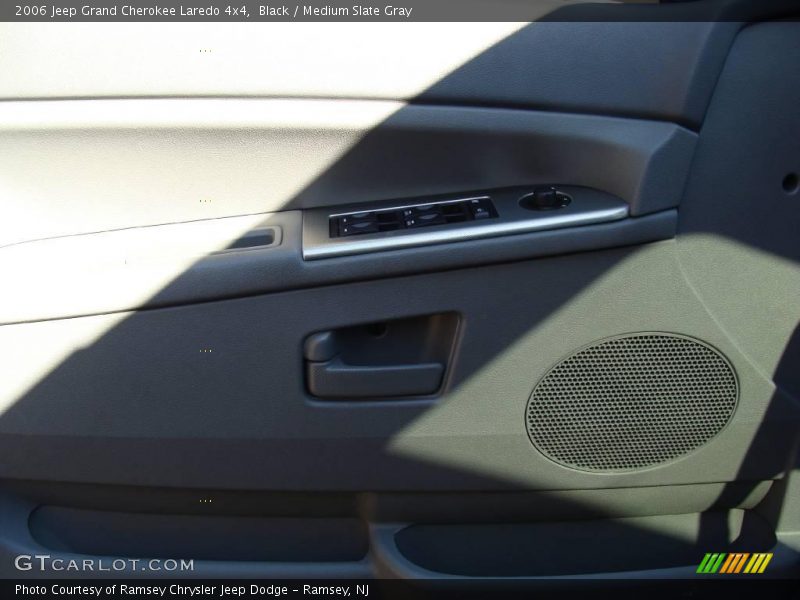 Black / Medium Slate Gray 2006 Jeep Grand Cherokee Laredo 4x4