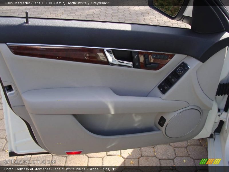 Arctic White / Grey/Black 2009 Mercedes-Benz C 300 4Matic