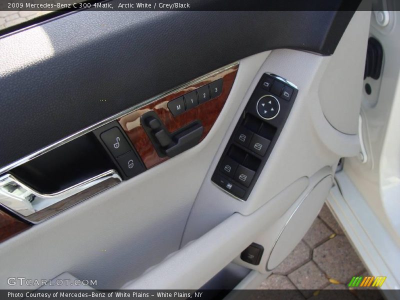 Arctic White / Grey/Black 2009 Mercedes-Benz C 300 4Matic