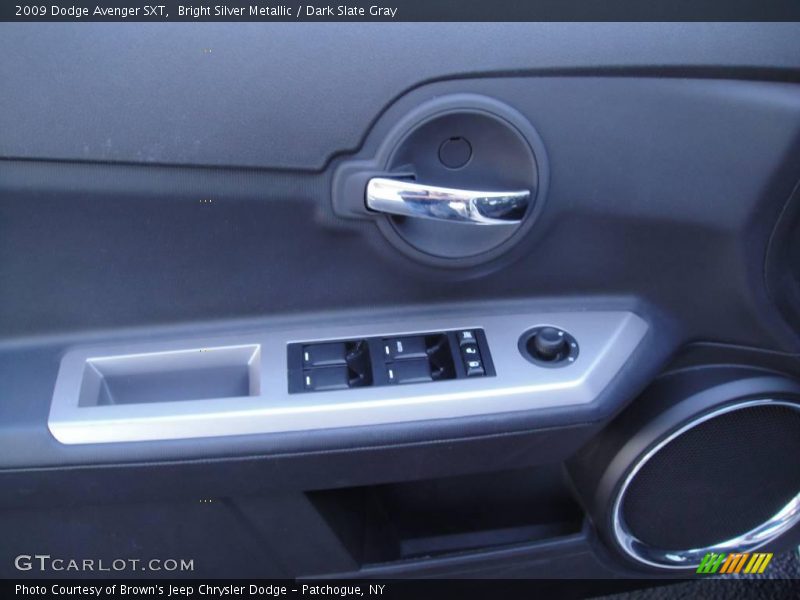 Bright Silver Metallic / Dark Slate Gray 2009 Dodge Avenger SXT