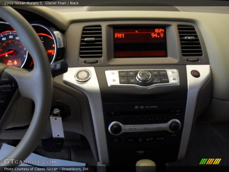 Glacier Pearl / Black 2009 Nissan Murano S