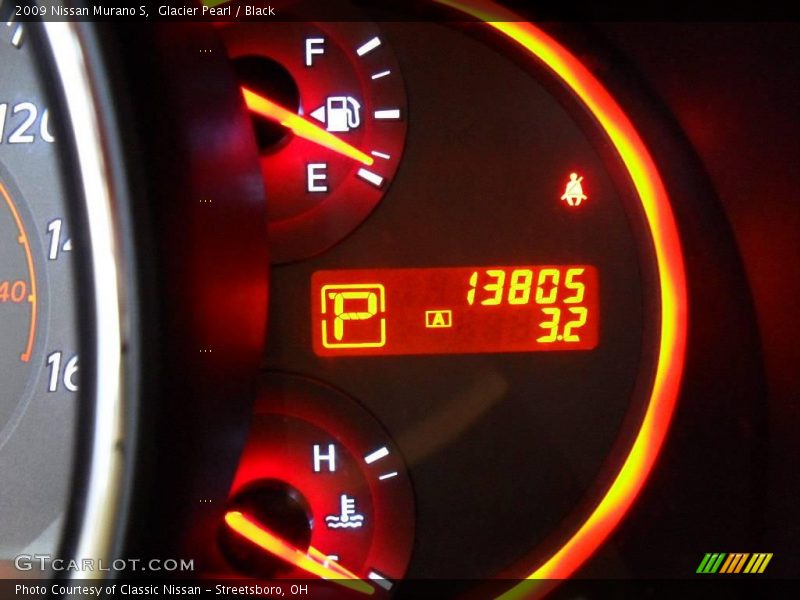 Glacier Pearl / Black 2009 Nissan Murano S