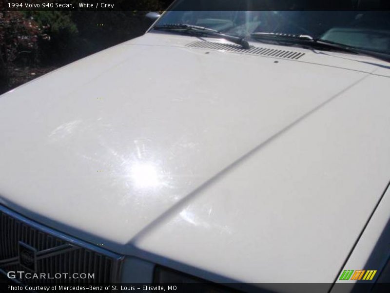 White / Grey 1994 Volvo 940 Sedan