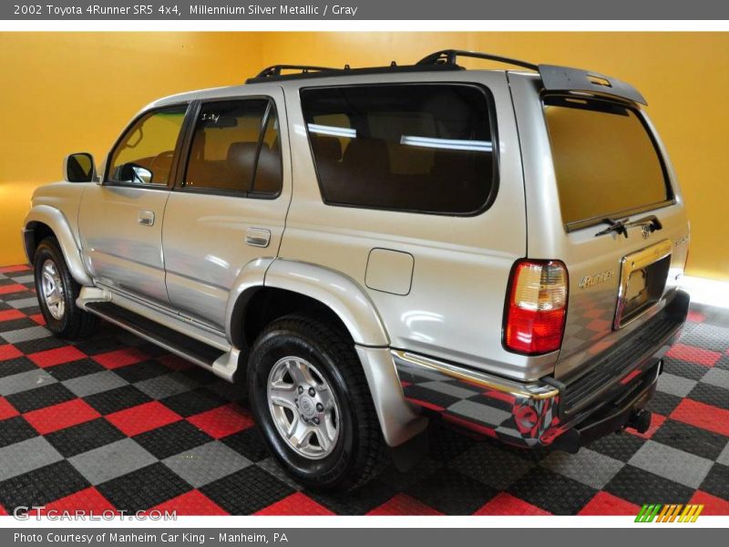Millennium Silver Metallic / Gray 2002 Toyota 4Runner SR5 4x4
