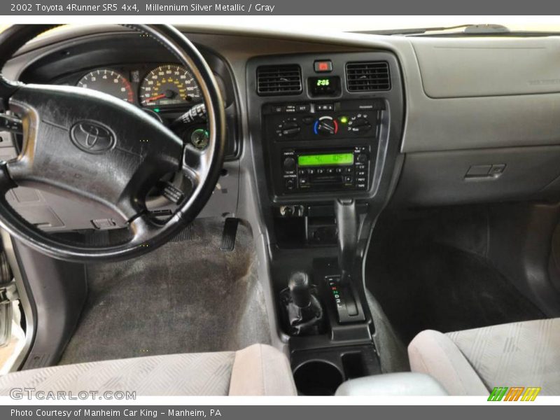 Millennium Silver Metallic / Gray 2002 Toyota 4Runner SR5 4x4