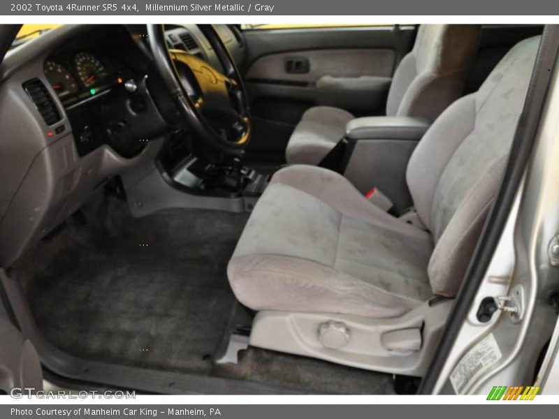 Millennium Silver Metallic / Gray 2002 Toyota 4Runner SR5 4x4
