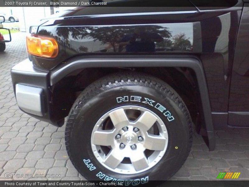 Black Diamond / Dark Charcoal 2007 Toyota FJ Cruiser