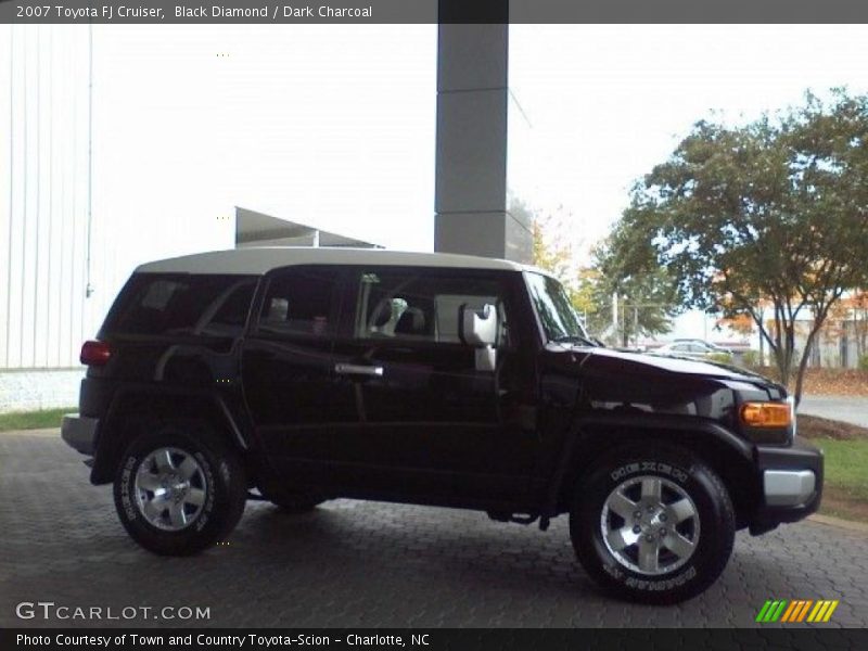 Black Diamond / Dark Charcoal 2007 Toyota FJ Cruiser