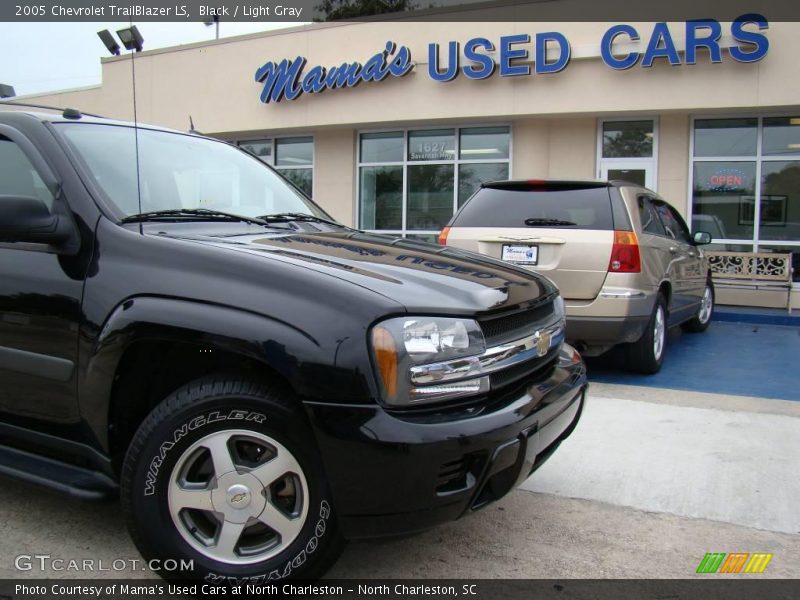 Black / Light Gray 2005 Chevrolet TrailBlazer LS