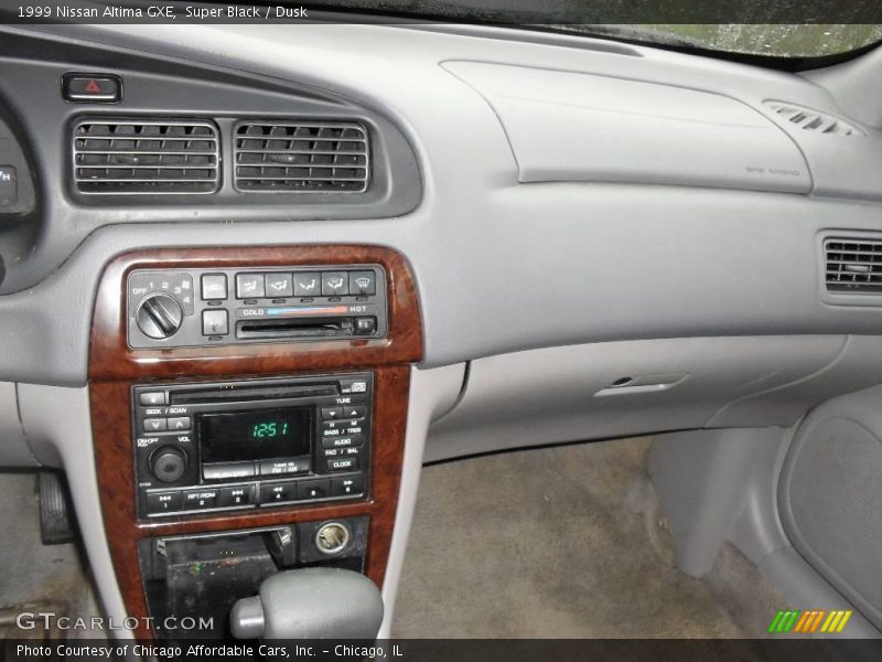 Super Black / Dusk 1999 Nissan Altima GXE