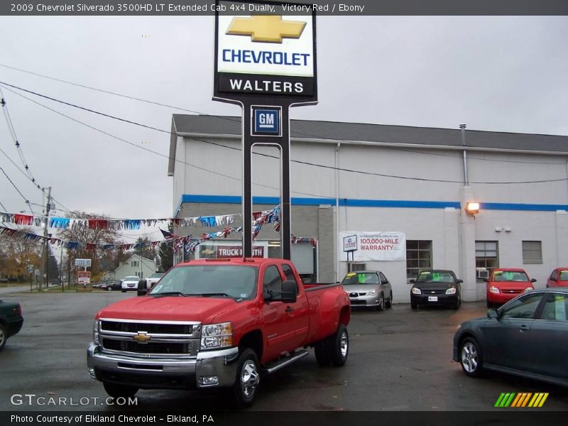 Victory Red / Ebony 2009 Chevrolet Silverado 3500HD LT Extended Cab 4x4 Dually