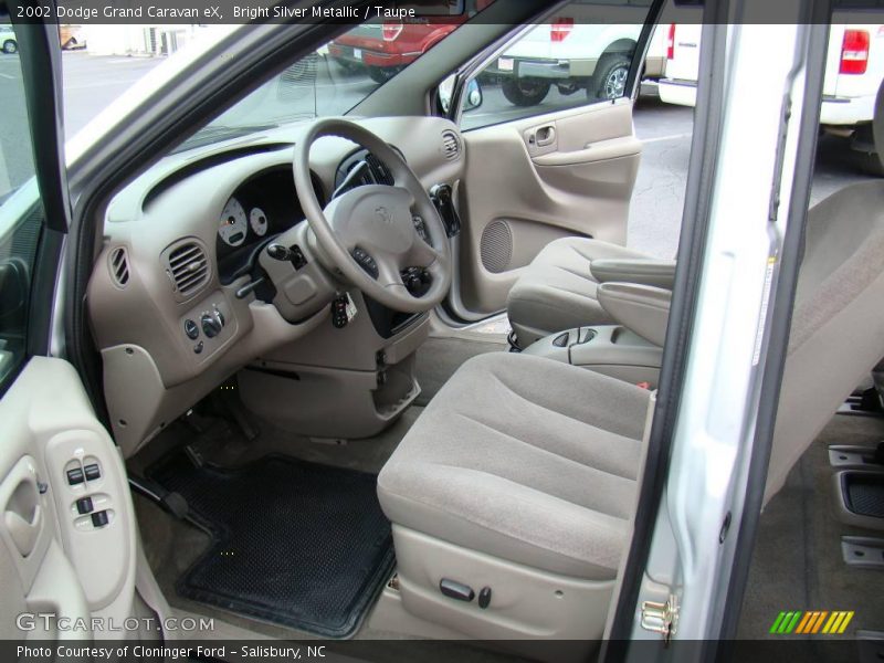 Bright Silver Metallic / Taupe 2002 Dodge Grand Caravan eX