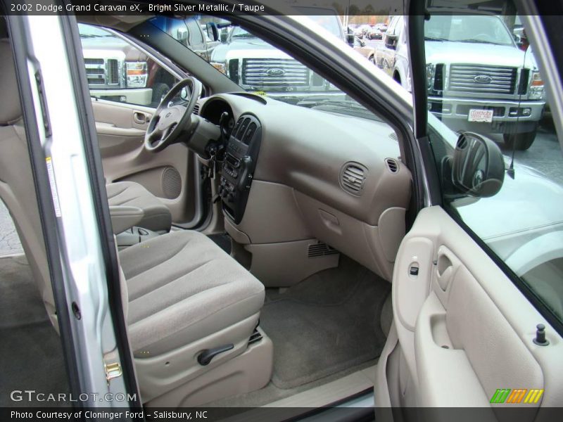Bright Silver Metallic / Taupe 2002 Dodge Grand Caravan eX