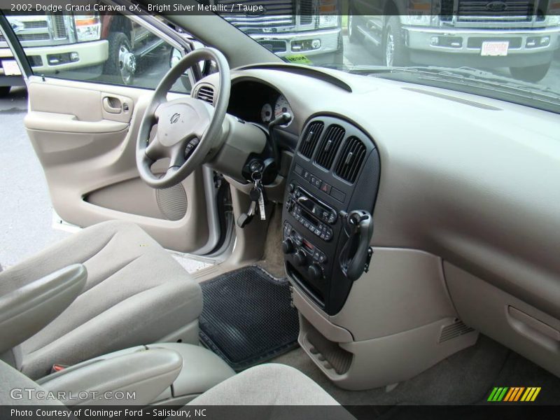 Bright Silver Metallic / Taupe 2002 Dodge Grand Caravan eX