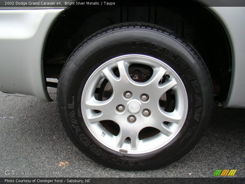 Bright Silver Metallic / Taupe 2002 Dodge Grand Caravan eX