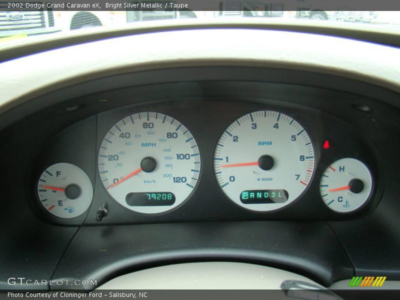 Bright Silver Metallic / Taupe 2002 Dodge Grand Caravan eX