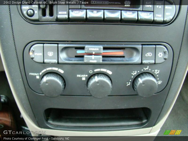 Bright Silver Metallic / Taupe 2002 Dodge Grand Caravan eX