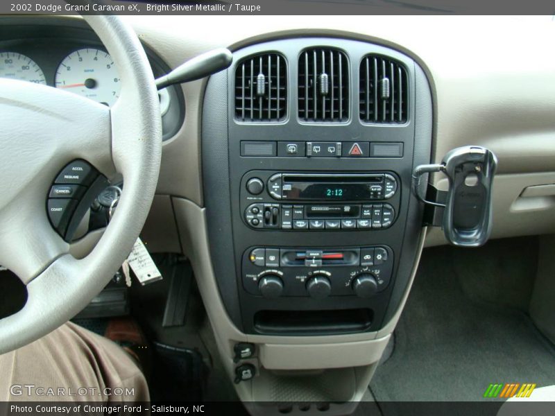 Bright Silver Metallic / Taupe 2002 Dodge Grand Caravan eX