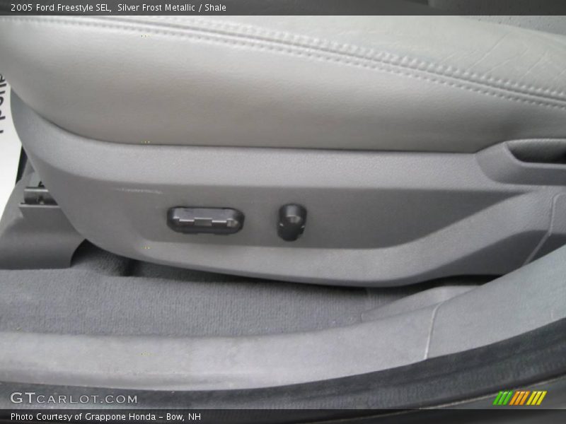 Silver Frost Metallic / Shale 2005 Ford Freestyle SEL