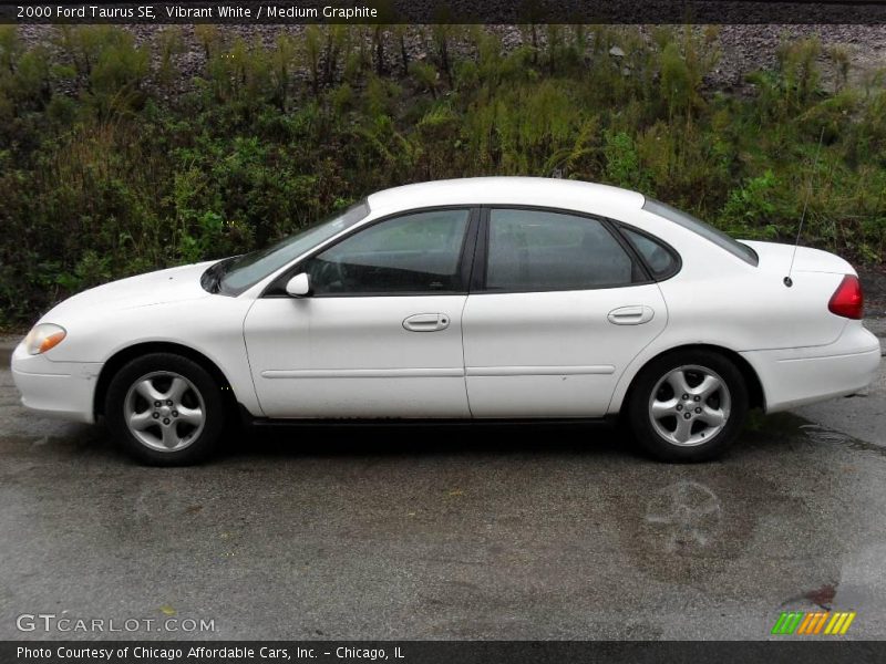 Vibrant White / Medium Graphite 2000 Ford Taurus SE