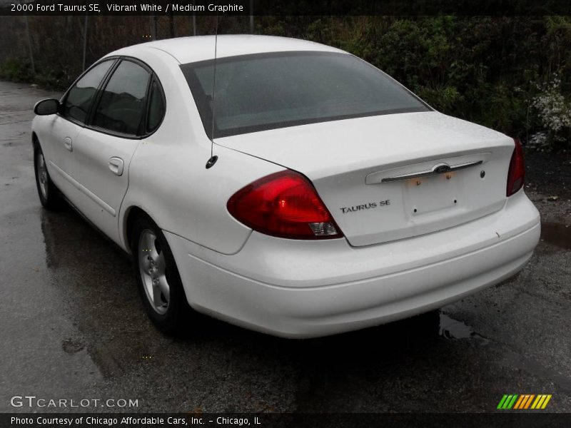 Vibrant White / Medium Graphite 2000 Ford Taurus SE