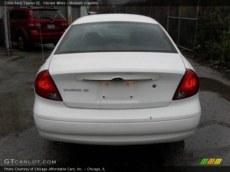 Vibrant White / Medium Graphite 2000 Ford Taurus SE