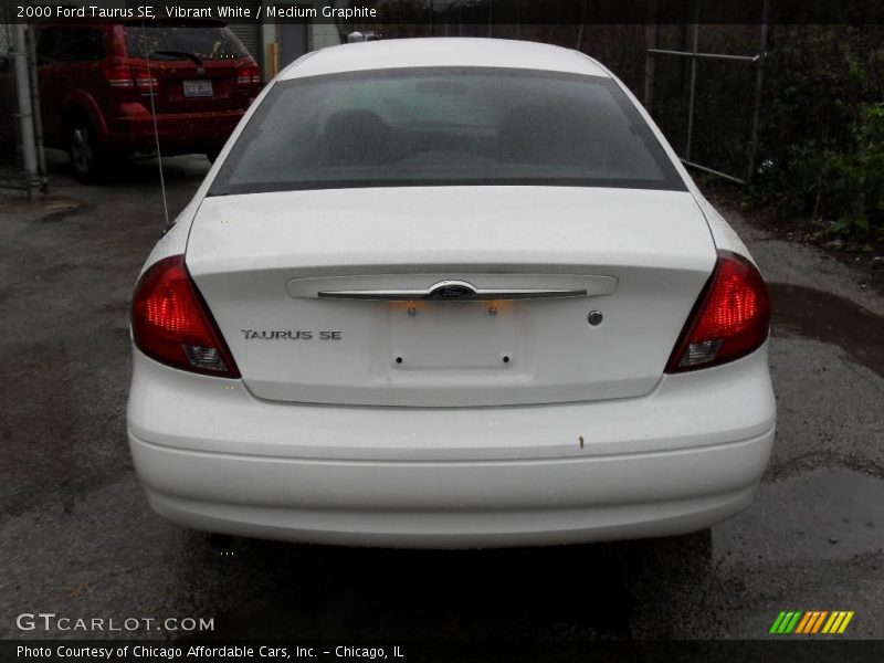 Vibrant White / Medium Graphite 2000 Ford Taurus SE