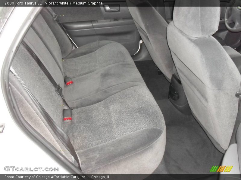 Vibrant White / Medium Graphite 2000 Ford Taurus SE