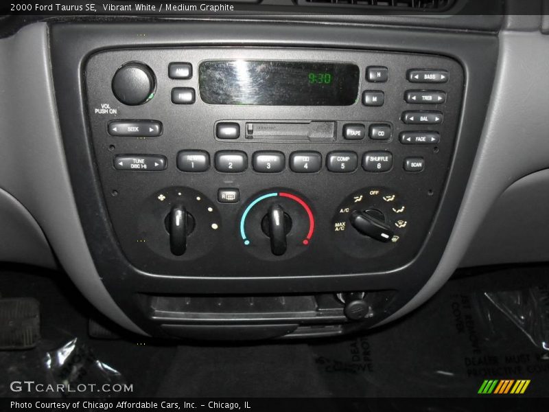 Vibrant White / Medium Graphite 2000 Ford Taurus SE