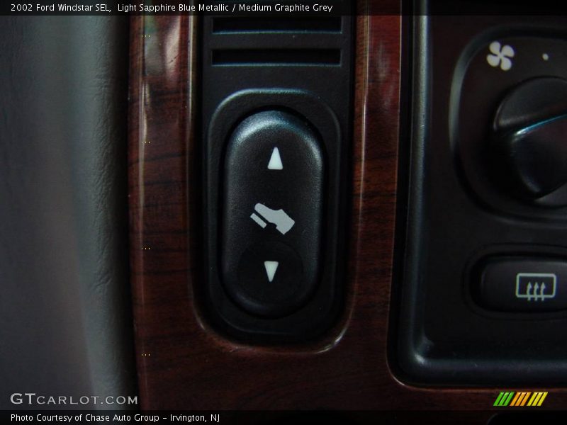 Light Sapphire Blue Metallic / Medium Graphite Grey 2002 Ford Windstar SEL