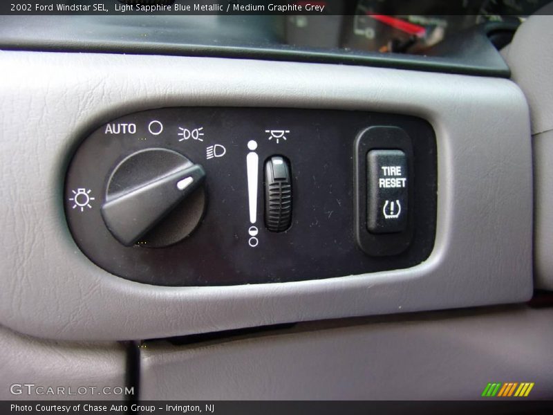 Light Sapphire Blue Metallic / Medium Graphite Grey 2002 Ford Windstar SEL